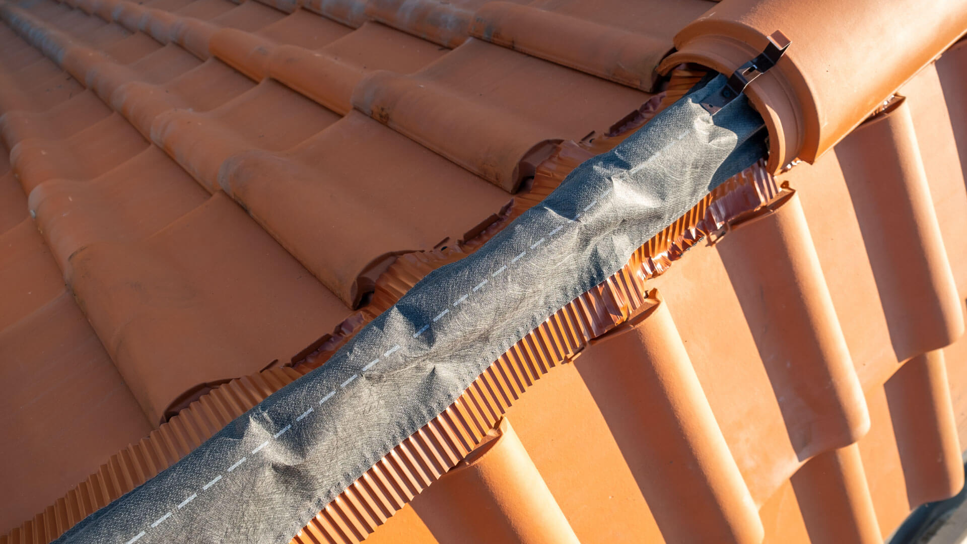 Les Petits Couvreurs de la Loire - Couvreur en Loire-Atlantique - Faitage : quand le changer