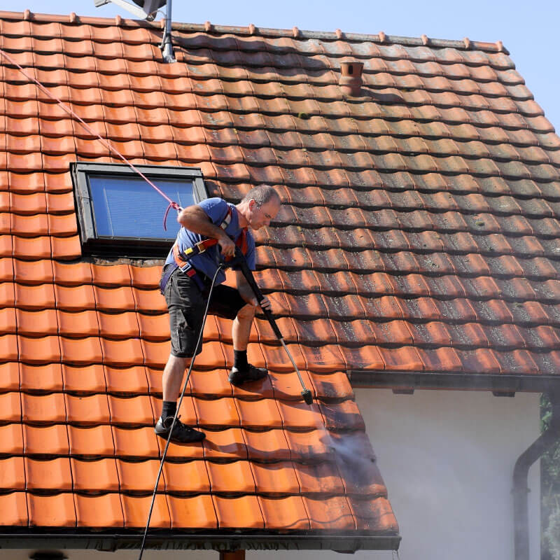 Les Petits Couvreurs de la Loire - Entretien nettoyage de toiture dans le 44